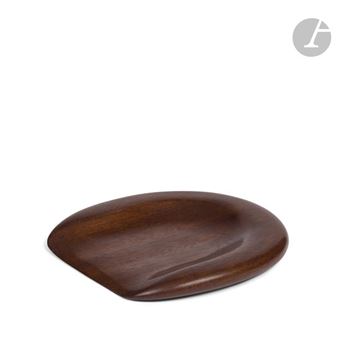 Asymmetrical carved and polished mahogany bowl - Max Meder