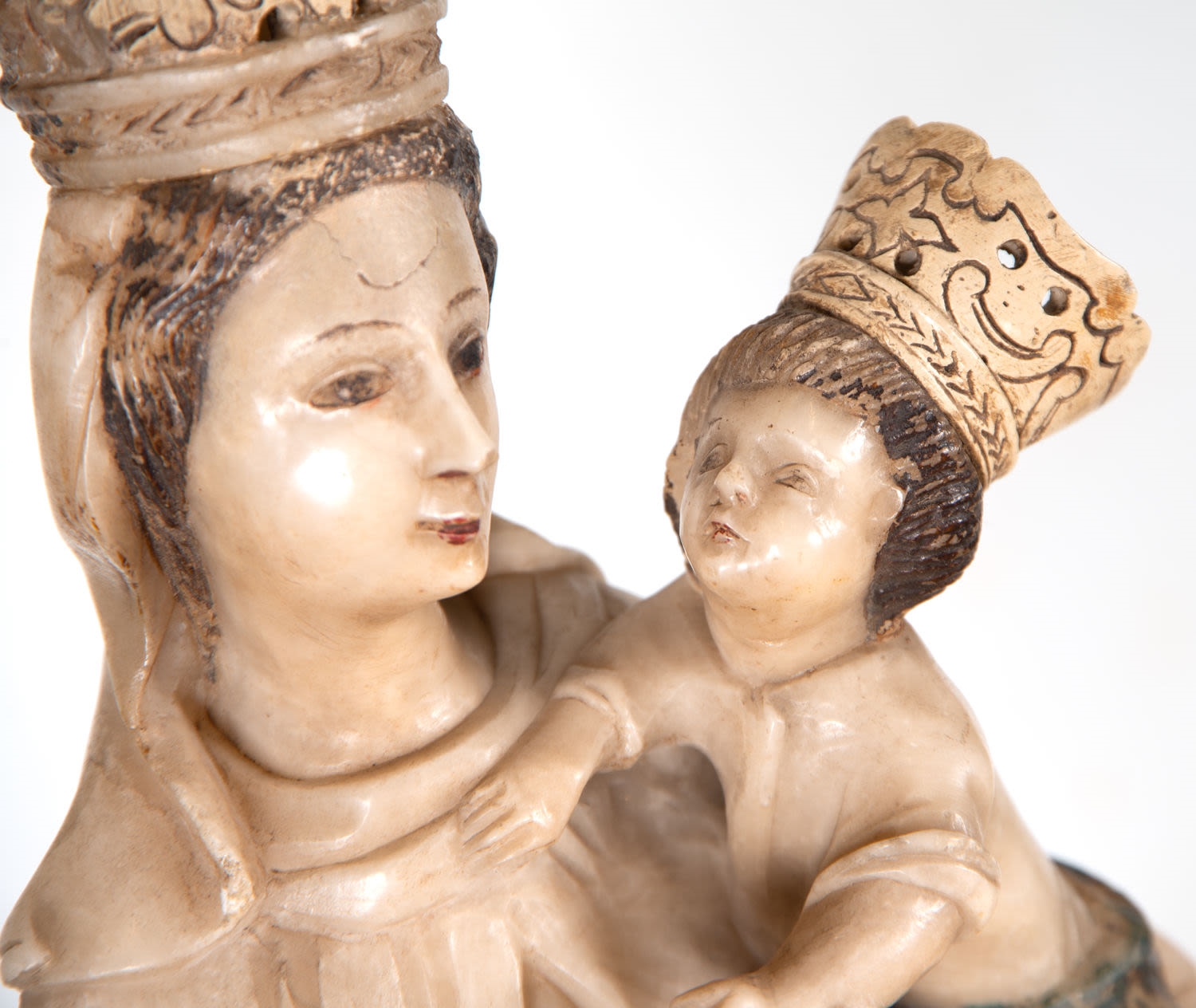 peruvian-school-18th-century-muy-importante-virgen-con-ni-o-en