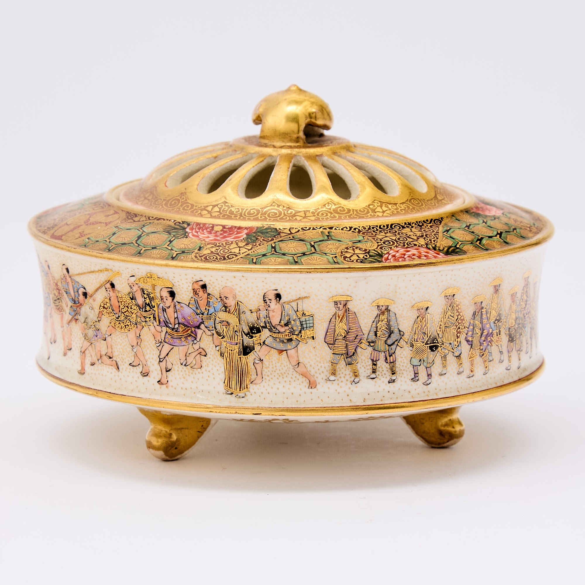 Artwork by Fuzan Ryun, Of compressed cylindrical from, the body supported by three legs, and surmounted by a vented cover