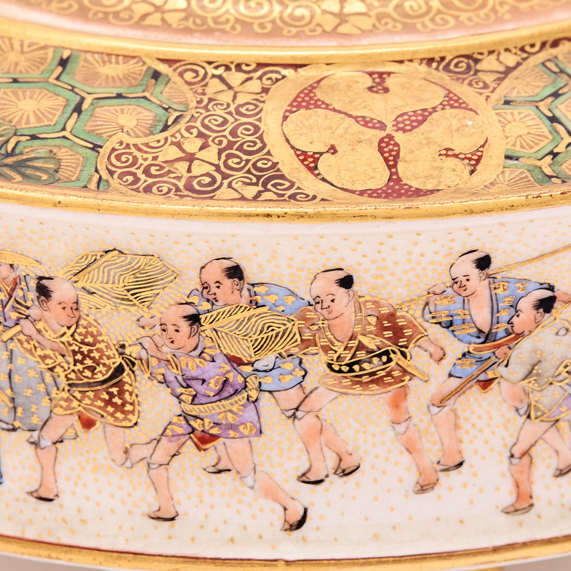 Artwork by Fuzan Ryun, Of compressed cylindrical from, the body supported by three legs, and surmounted by a vented cover