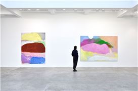 Jongsuk Yoon's solo show at Marian Goodman bridges Western and Eastern art traditions