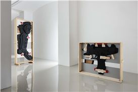 Franz Kapfer “Atlanten / Atlases” at Gregor Podnar, Vienna