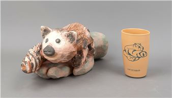 Katzenbär mit Becher - Daniel Wagenblast