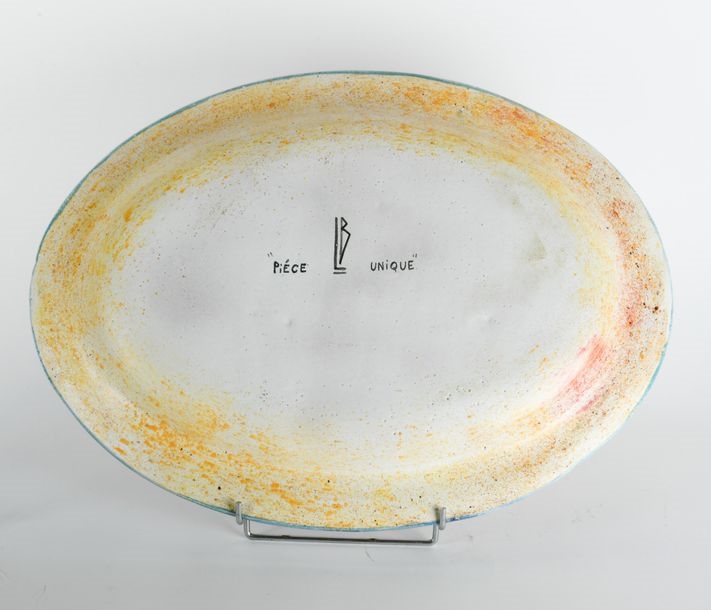 Artwork by Laurent Buffat, Important plat ovale  à décor de profil de femme et animaux dans les tons bleus, Made of enameled polychrome ceramic