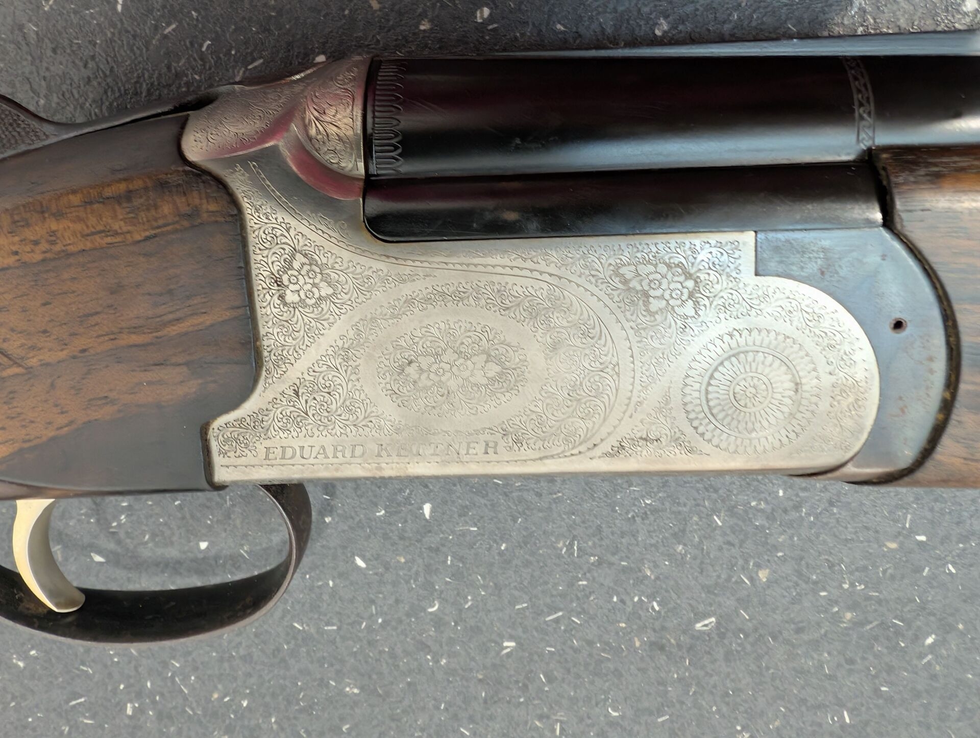 Artwork by Bascule, éjecteurs. Canons superposés