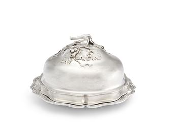 THE KING FREDERICK THE GREAT SERVICE: A GERMAN SILVER MEAT DISH AND COVER - Christian Lieberkuhn