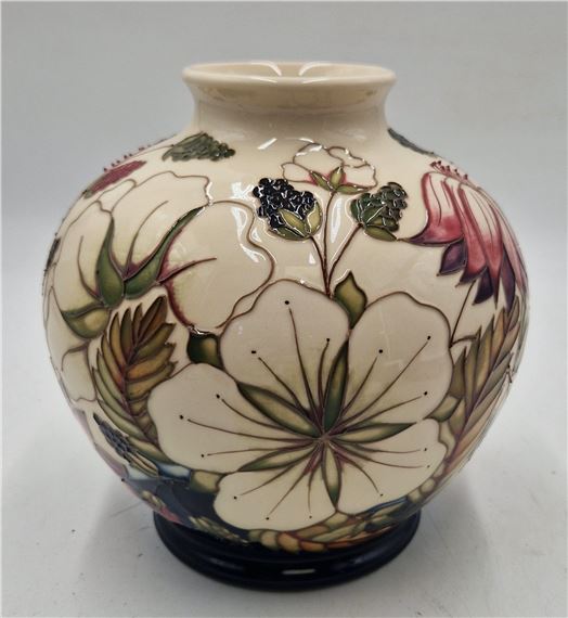 MOORCROFT 18cm VASE by Alicia Amison