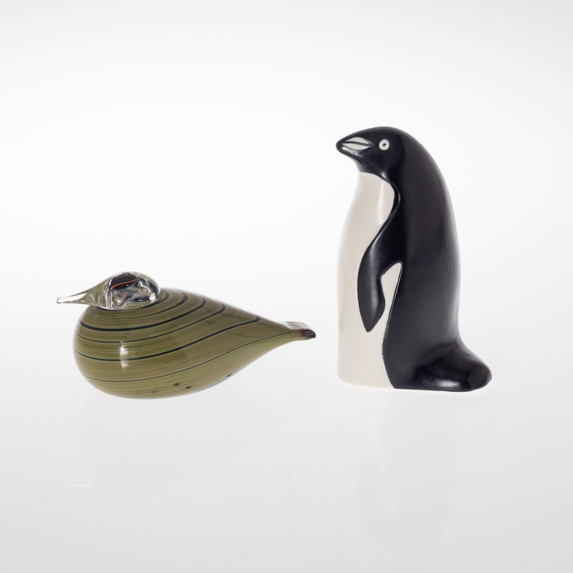 Artwork by Oiva Toikka, Lillemor Mannerheim, Decoration birds, 2 pcs, Made of glass and ceramics