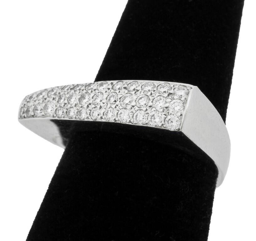 Diamond Point | 18K White Gold Pave Diamond Point Ring | MutualArt