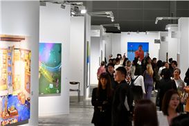‘Not a First-Day Fair’: Sales Trickle In at Art Basel Hong Kong as Dealers Wait for Tentative, ‘Deliberate’ Collectors
