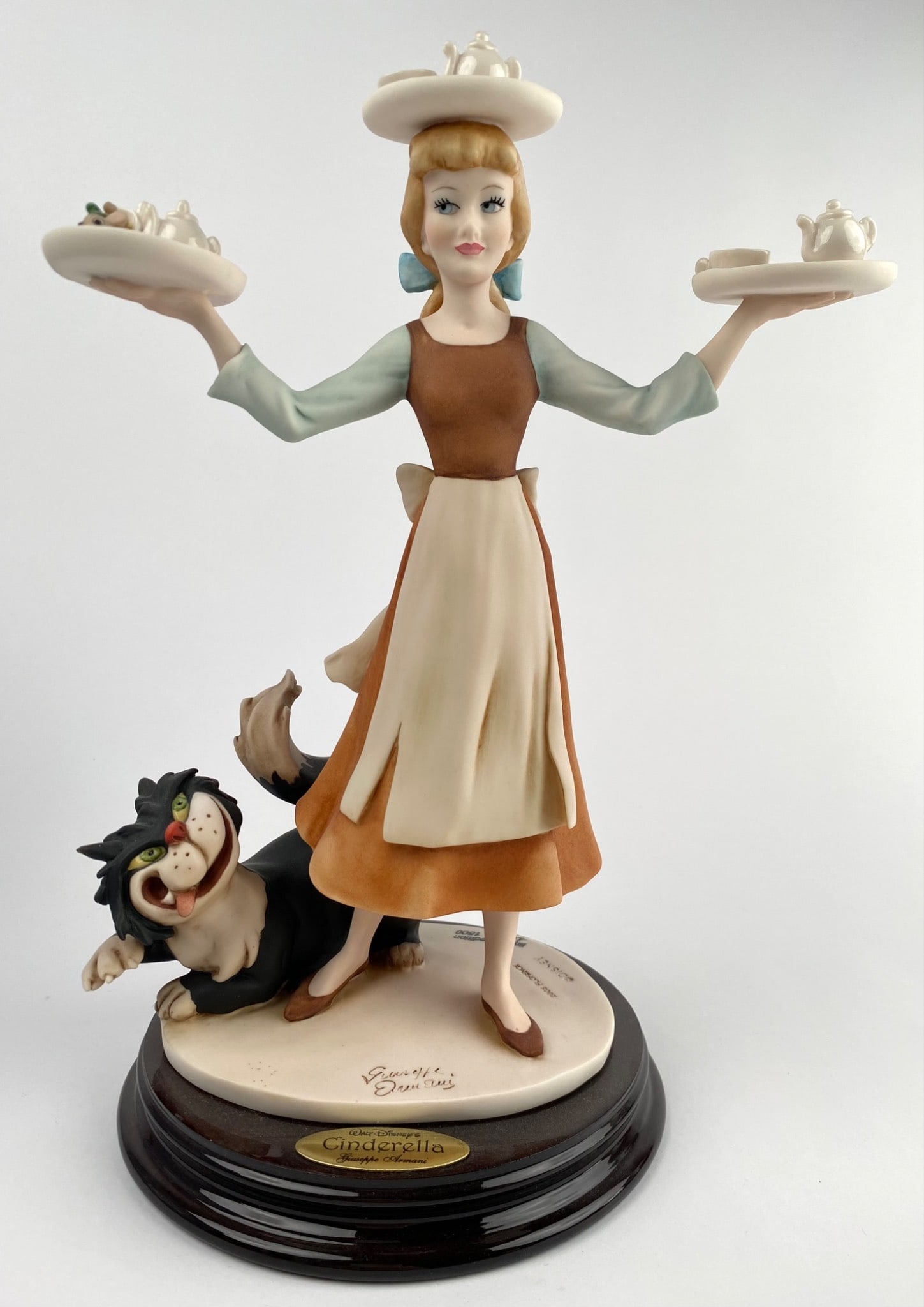 Artwork by Giuseppe Armani, Florence Disney Cinderella by Giuseppe Armani (COA Original Box), Made of painted porcelain mounted