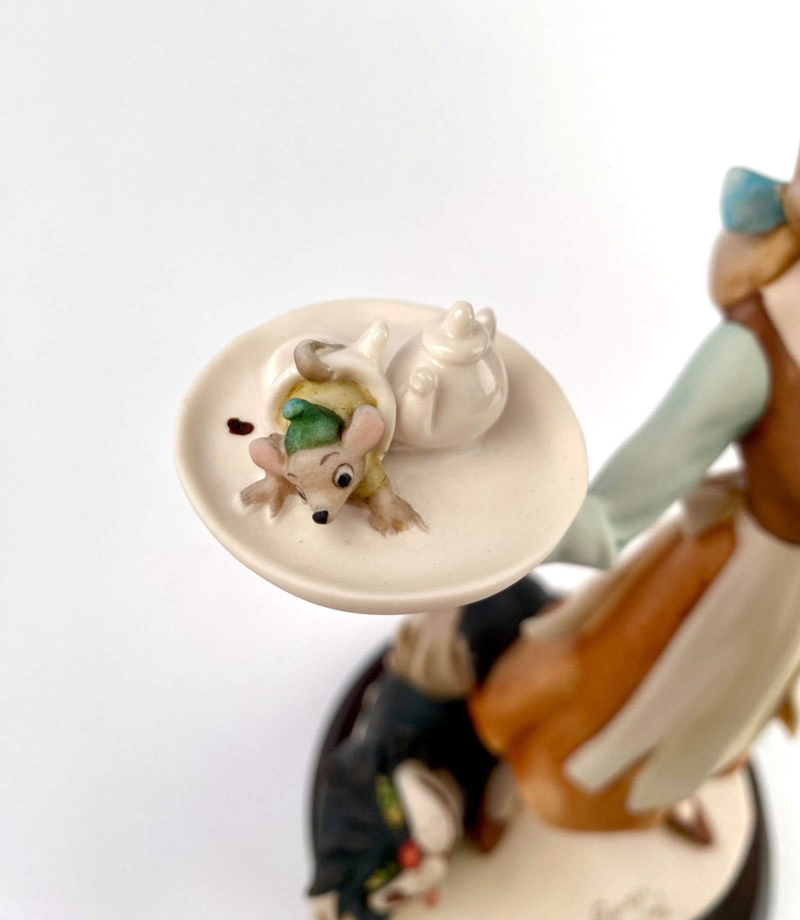 Artwork by Giuseppe Armani, Florence Disney Cinderella by Giuseppe Armani (COA Original Box), Made of painted porcelain mounted