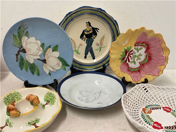 Tracy Porter Rudd | HENRIOT QUIMPER DECORATIVE WALL PLATE | MutualArt