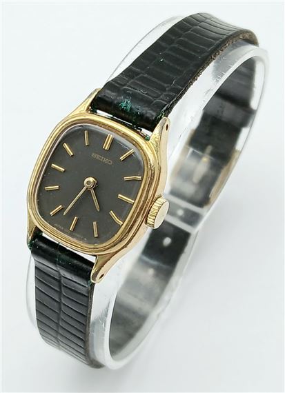 Ladies Vintage SEIKO WRISTWATCH 1100-5590. Gold Plated, Black