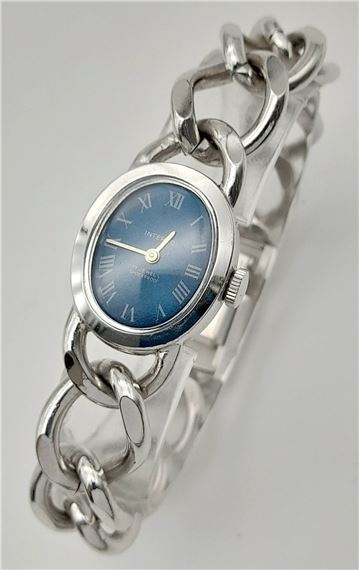 A Vintage Ladies Manual Wind, Oval Blue Face