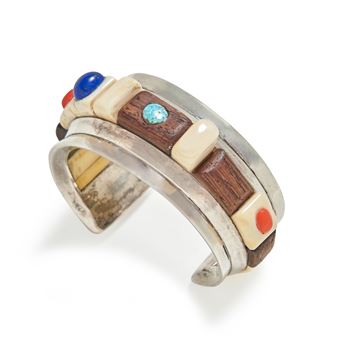 A Paul Arviso cuff bracelet - Paul Arviso