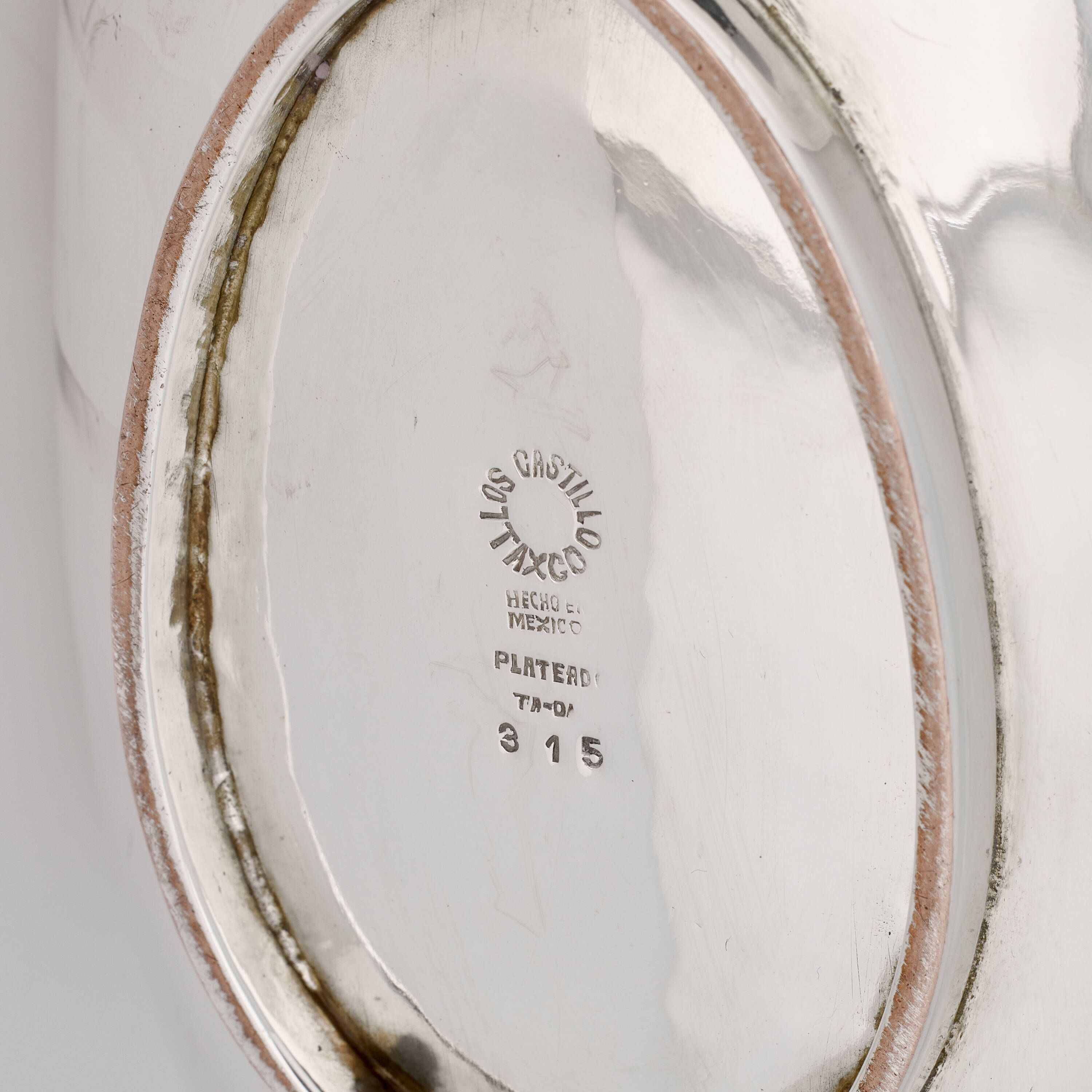 Artwork by Los Castillo, Jarra Tucán, Made of brass, blue hardstone