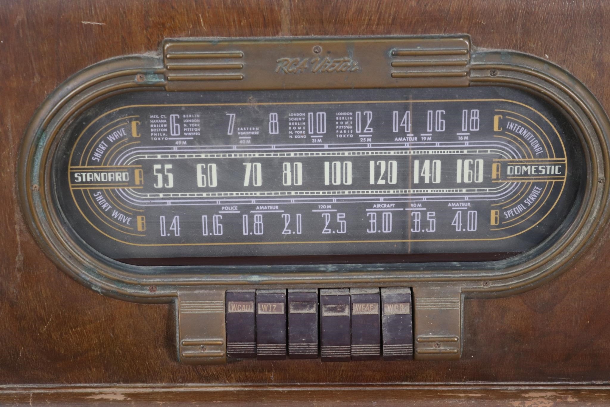 RCA Victor | RCA Victor Model 19K Console Radio | MutualArt