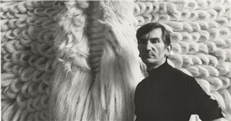 Weaving beyond borders