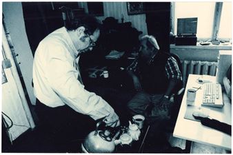 Viktor Pivovarov, Genrikh Sapgir in Oskar Rabin's apartment - Viktor Dmitrievich Pivovarov