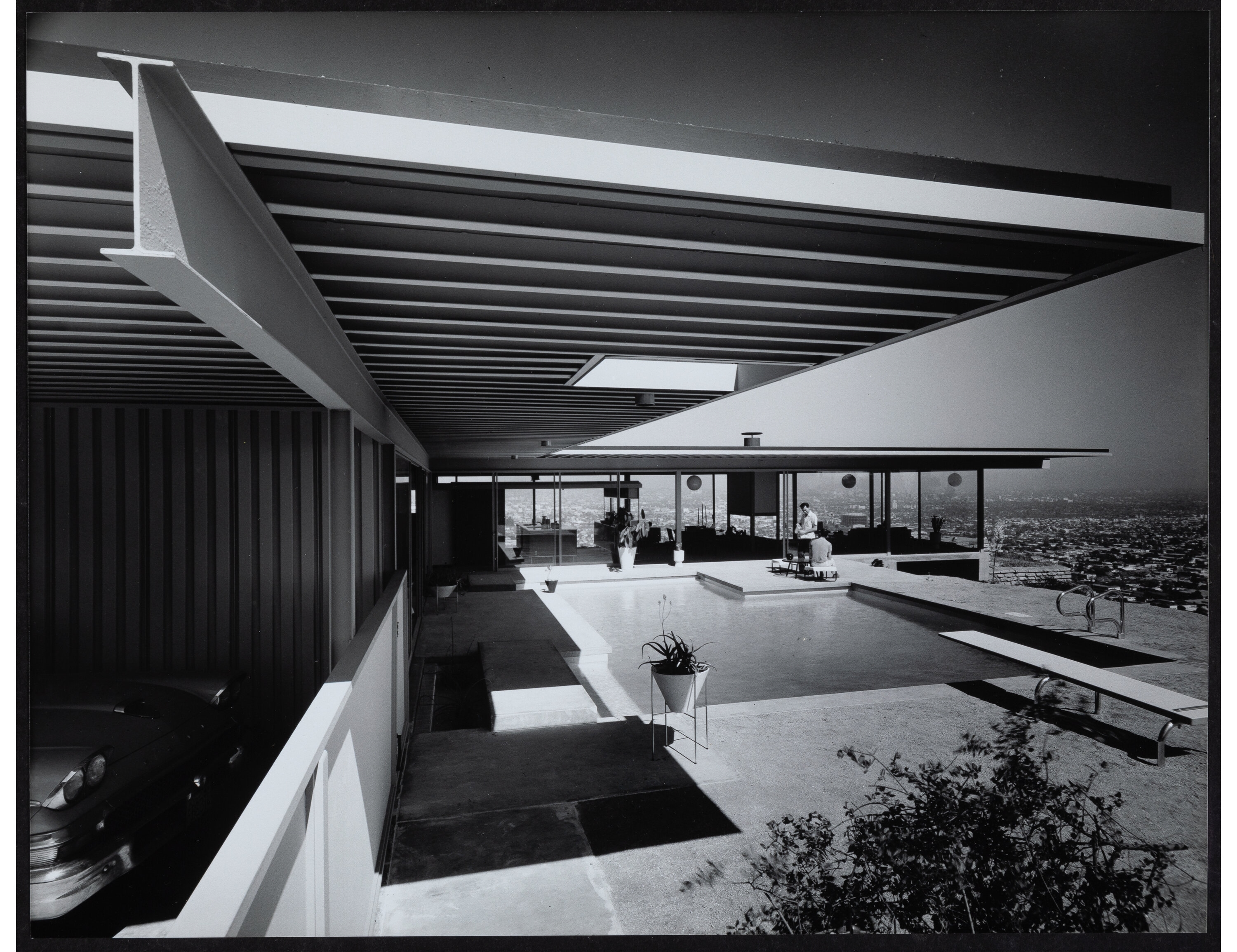 julius-shulman-case-study-house-22-pierre-koening-1960-mutualart