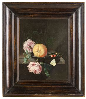 Natura morta con arancia, fragole di bosco, rose e una farfalla - Cornelis Kick