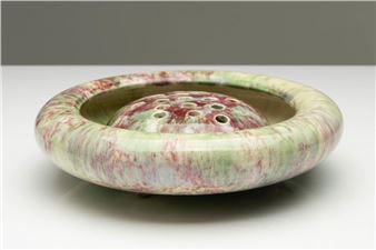 A large ceramic float bowl with frog (W: 26.5cm - FLOAT