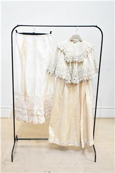 trimmed with lace - Emanuel