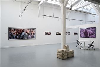 Controversial Varanasi Photos by Michael Von Graffenried Revisited in Paris Exhibition