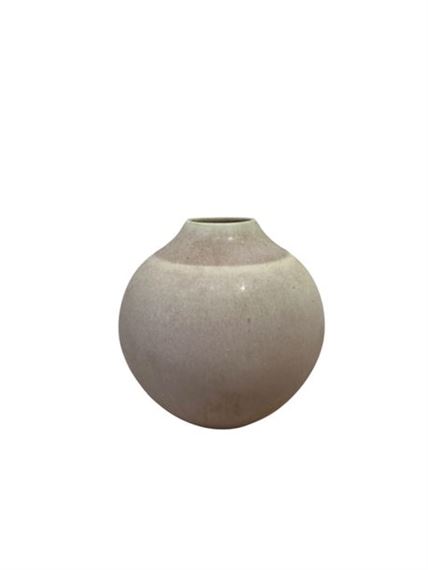 Porcelain ovoid vase