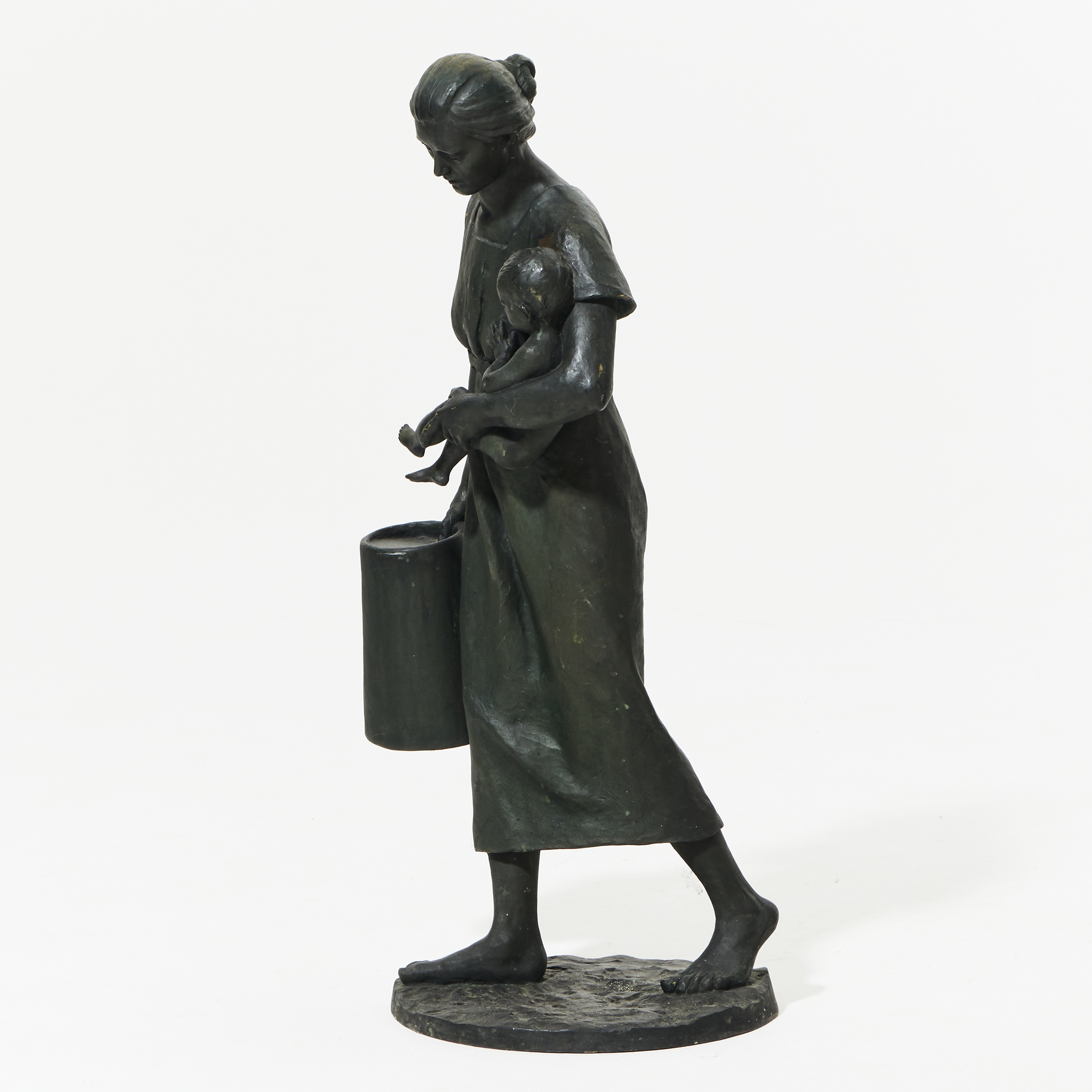 Artwork by Edvard Trulsson, Mor och barn, Made of patinated bronze