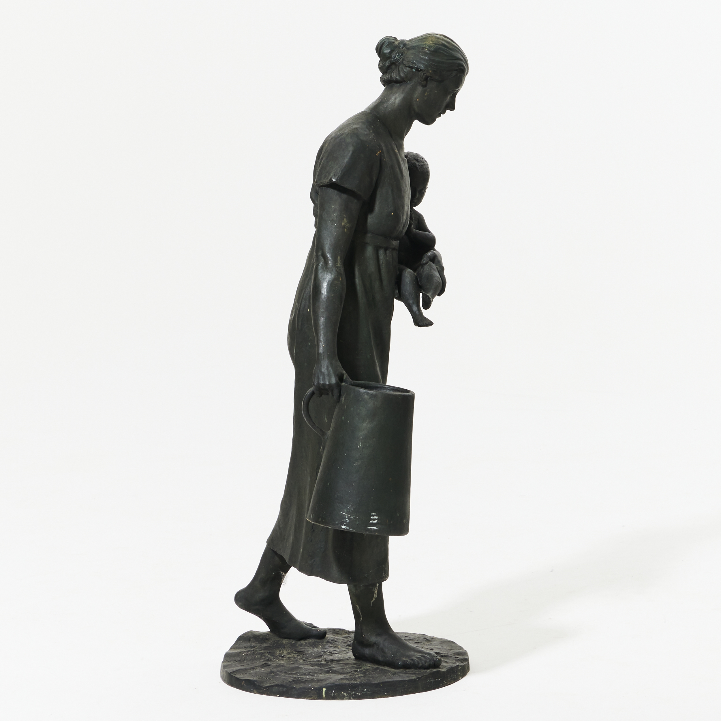 Artwork by Edvard Trulsson, Mor och barn, Made of patinated bronze