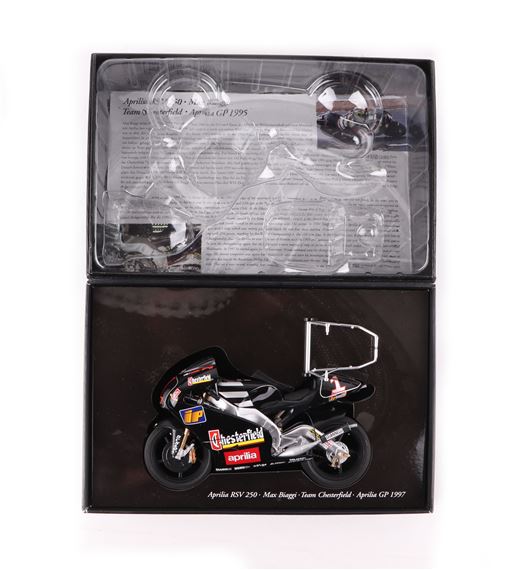Unknown | Minichamps 1/12th scale Aprilia RSV250 Max Biaggi Team