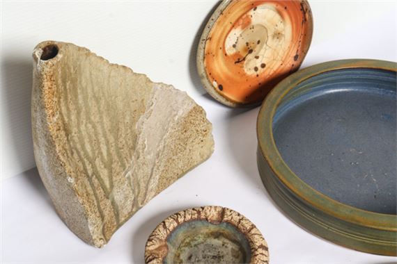 Janet de Boos | Five pieces of Australian studio pottery | MutualArt