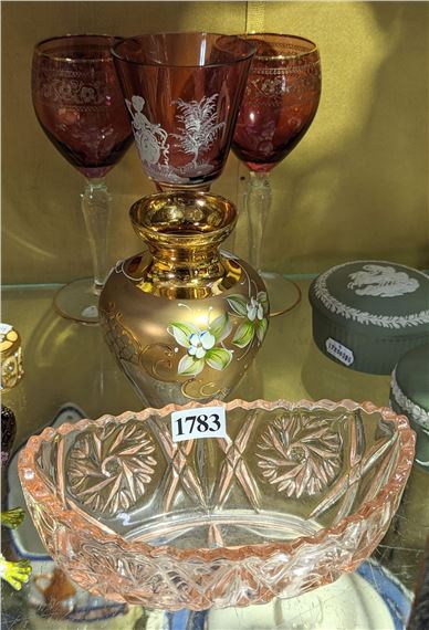 BOHEMIA GLASSWARE AND PINK DISH - FLOAT