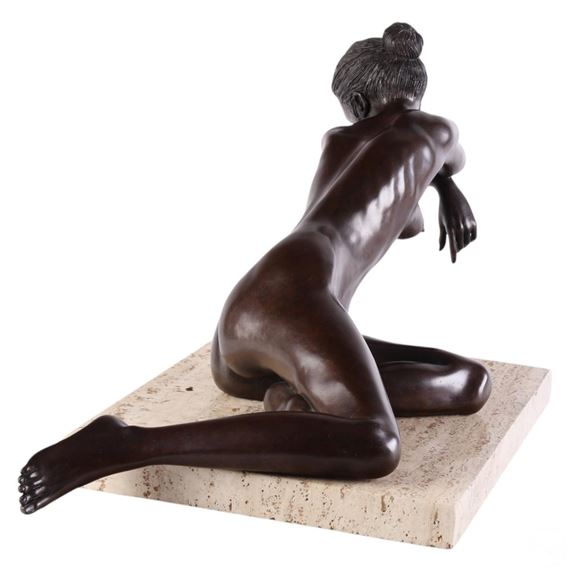 Isidore Margulies b.1921 Bronze Shy Nude Sculpture - Isidore Margulies