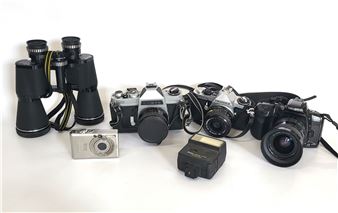 A collection of cameras and binoculars including Chinon CS 3 - Miranda