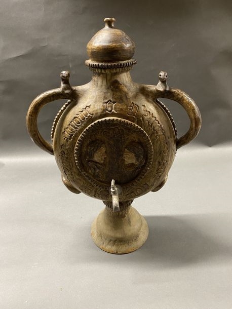 Artwork by Françoise Chedeville, qu'un amour a d'emprise sur nous, Made of enameled stoneware