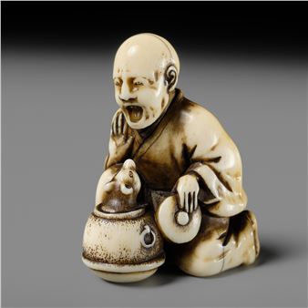 IKKOSAI: A FINE IVORY NETSUKE OF THE BUNBUKU CHAGAMA - Ikkosai Saito Itaro