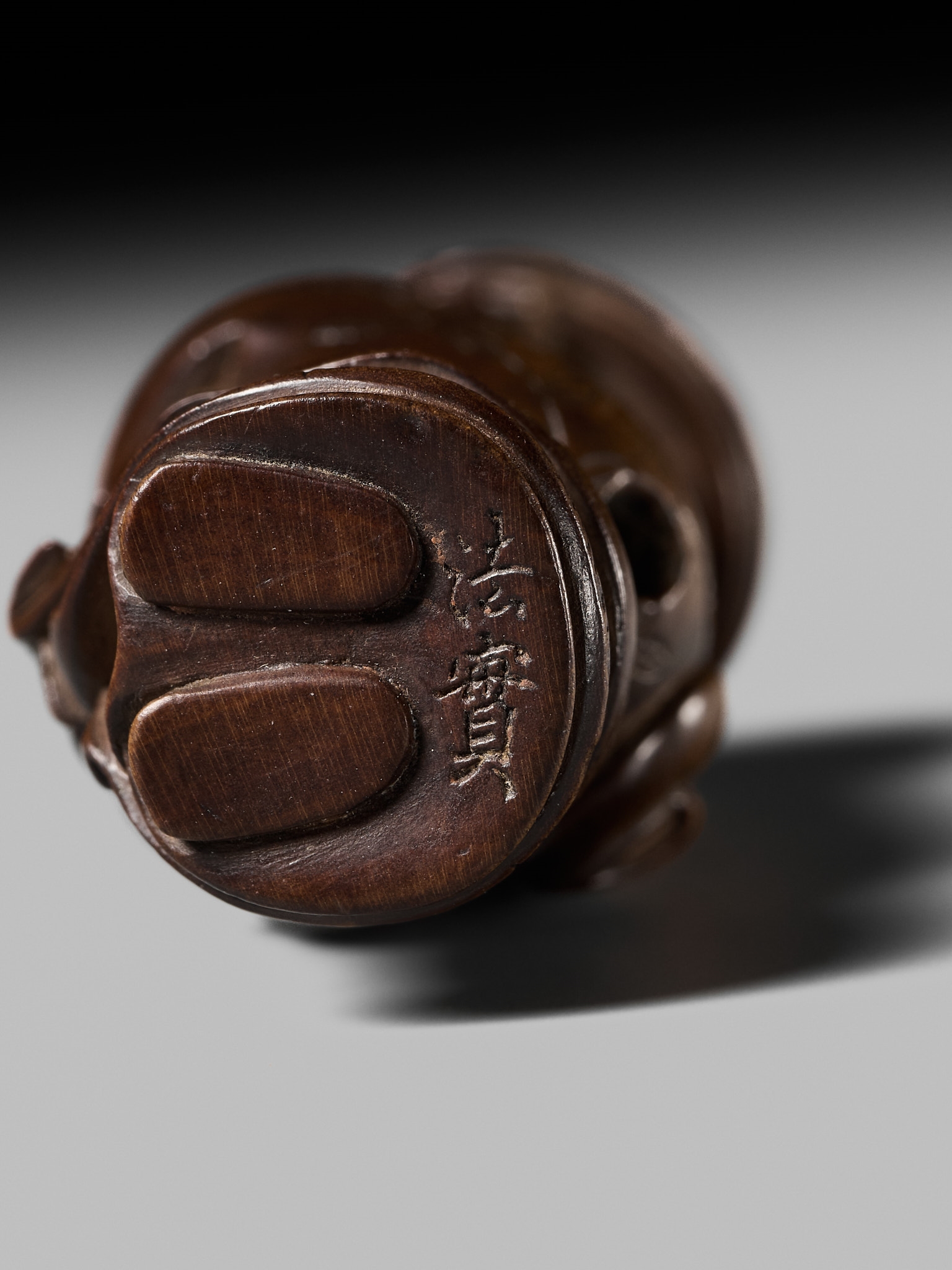 Meikeisai Hojitsu | HOJITSU: A FINE WOOD NETSUKE OF NABE KABURI (Mid ...