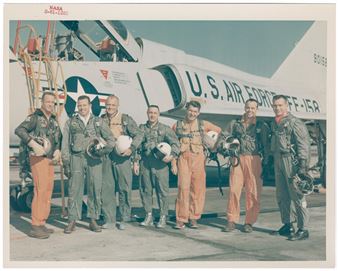 [Project Mercury] THE MERCURY SEVEN'S ICONIC PORTRAIT AT LANGLEY AIR FORCE BASE: from test pilots to space pioneers - Bill Taub