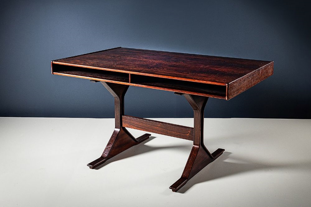 Gianfranco Frattini | A ROSEWOOD MODEL 530 DESK (1960s) | MutualArt