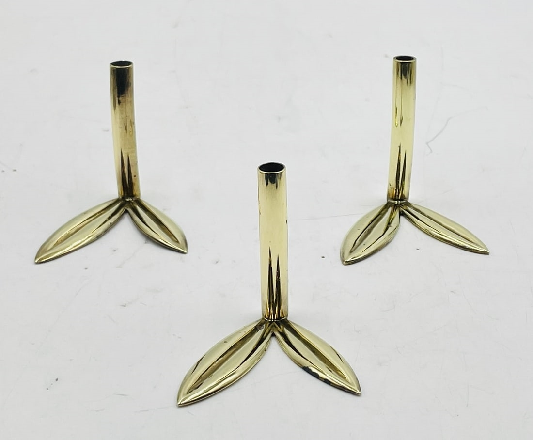 Artwork by Los Castillo, Set of 3 Leaf Shaped Candle Holders in Solid Brass by Los Castillo, Mexico 1960's, Made of Leaf Shaped Candle Holders in Solid Brass