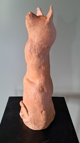 Artwork by Trudy Oosthuizen, HULLE WEET NIE WAT EK WEET NIE, Made of sealed and grogged terra cotta
