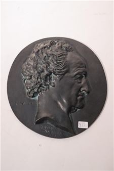 Bronze plaque. Goethe in profile. 8.5"d. - David Weimar