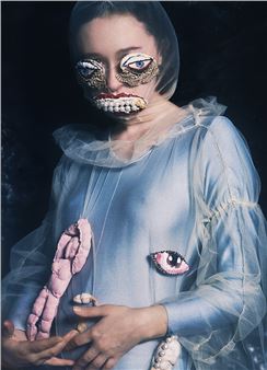 Dress, Dreams, and Desire: Fashion and Psychoanalysis