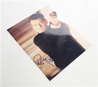 Signed Pierce Brosnan as James Bond photo - Pierce Brosnan