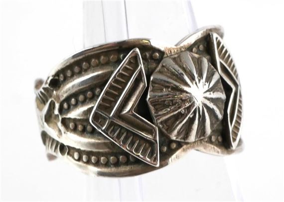 Sunshine Reeves | NAVAJO SUNSHINE REEVES STERLING RING | MutualArt