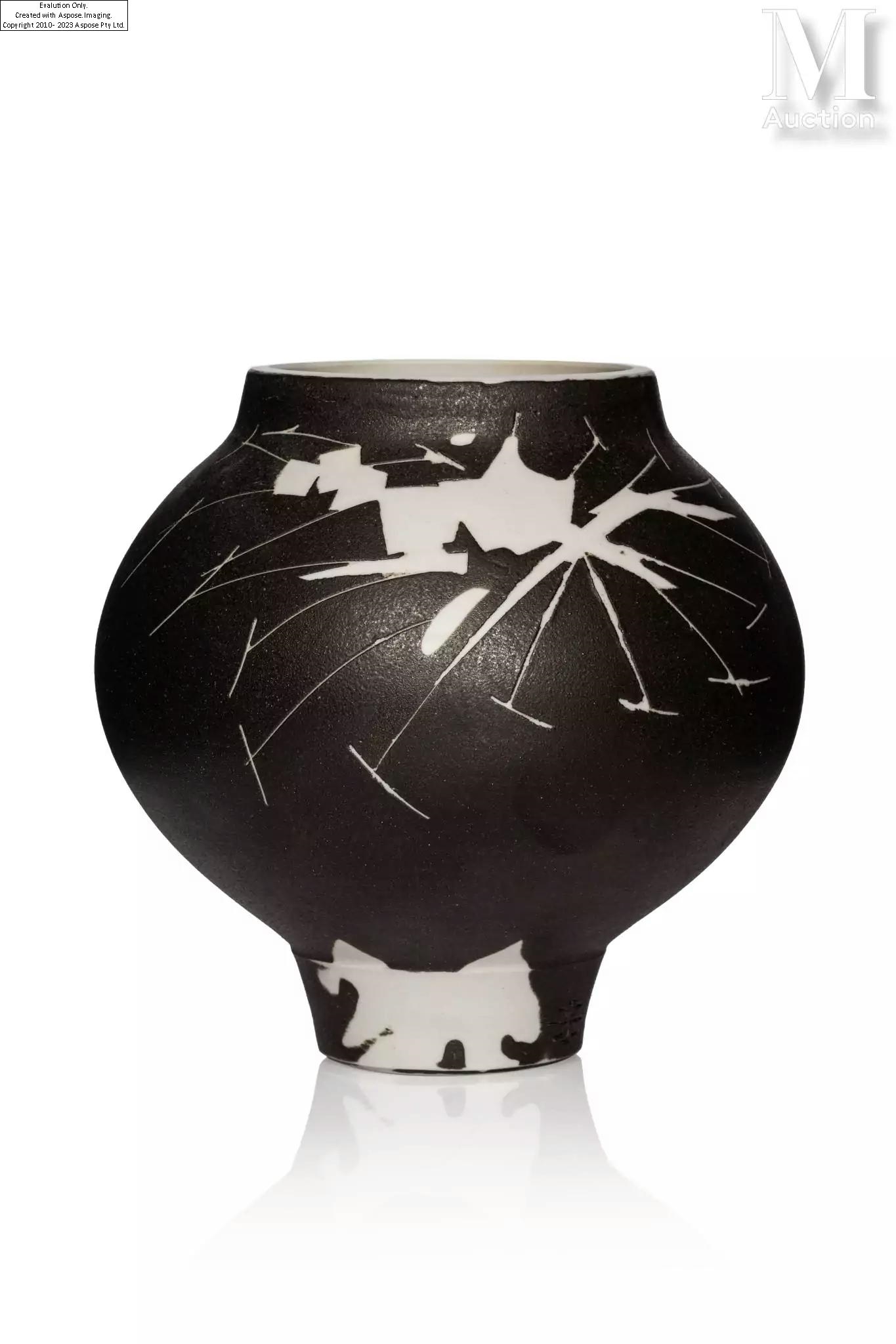 Artwork by Robert Deblander, Vase, Made of en porcelaine
