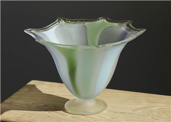 handblown glass bowl depicting water splash - Jun Fujita